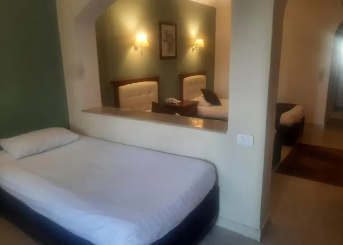 Tivoli Hotel 4*
